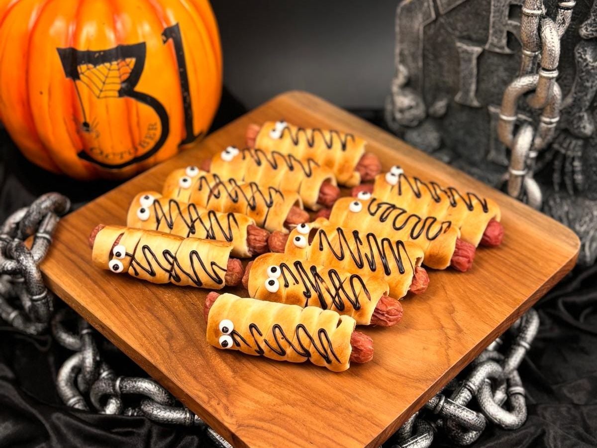 Halloween Buffet Menu $23.80/pax ($25.94 w/GST) For Min 30 pax