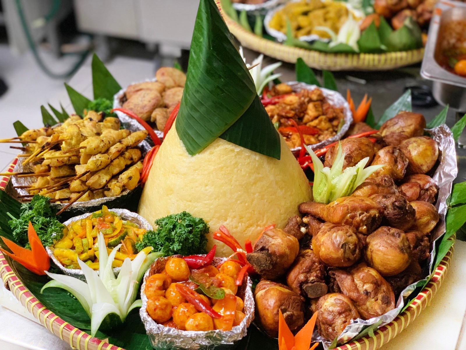 Nasi Tumpeng & Besek